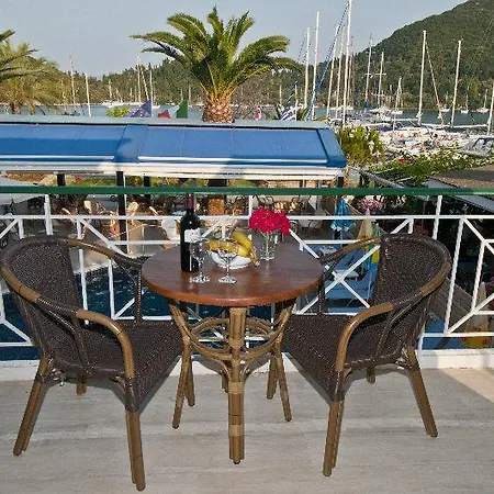 Yannis Hotel