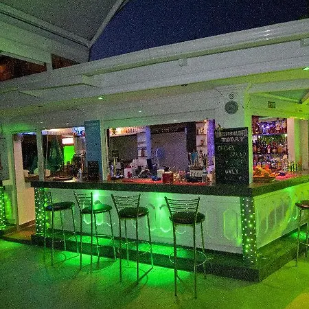Yannis Hotel